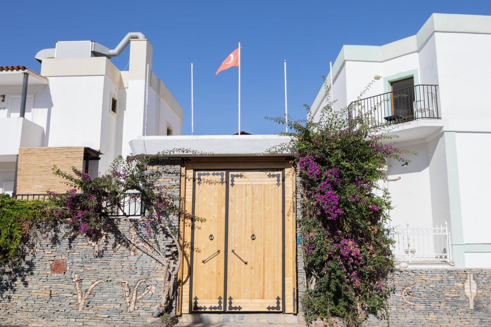 Salinas Beach Hotel Bodrum-Boutique Concept Gumbet ภายนอก รูปภาพ